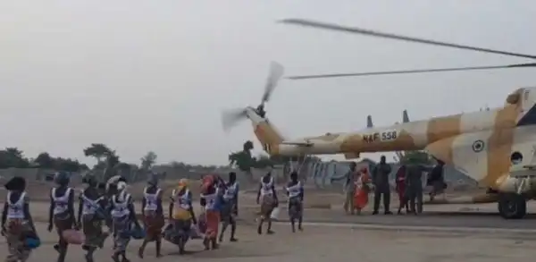 Released 82 Chibok Girls Arrive Abuja (Photo)